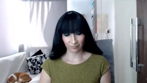 Laura online show from November 17, 2025, 9:09 pm