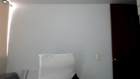 Snapshot of laura_pervert_ chatting on June 16, 2026, 9:28 pm Laura online show from June 16, 2026, 9:28 pm