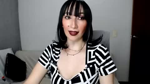 Laura online show from July 3, 2026, 11:44 pm