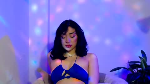 laura_pink01 online show from February 11, 2025, 2:57 am