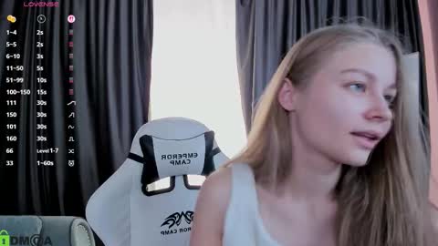 Snapshot of laura_pudd chatting on September 26, 2025, 2:21 pm Laura online show from September 26, 2025, 2:21 pm