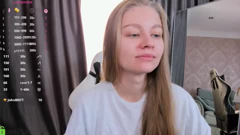 Snapshot of laura_pudd chatting on October 4, 2025, 8:45 am Laura online show from October 4, 2025, 8:45 am