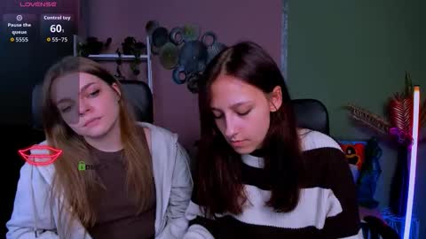 laura_queen_ online show from October 6, 2025, 7:11 pm