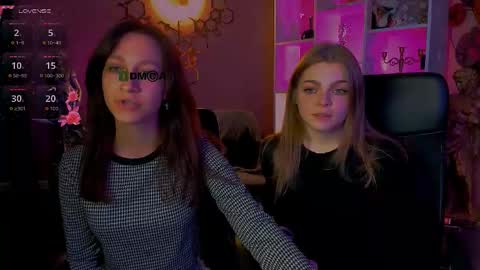 laura_queen_ online show from October 12, 2025, 7:13 pm