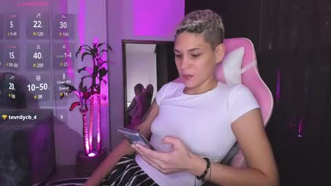 Laura Rose online show from December 20, 2024, 2:08 am