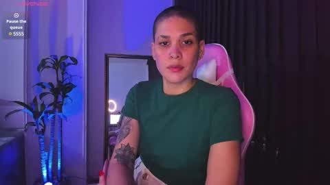Laura Rose online show from December 22, 2024, 6:17 am