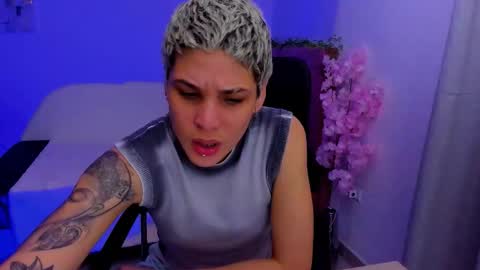 Laura Rose online show from November 2, 2025, 11:29 pm