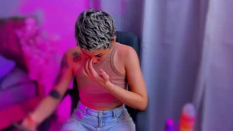 Laura Rose online show from November 20, 2025, 3:39 am