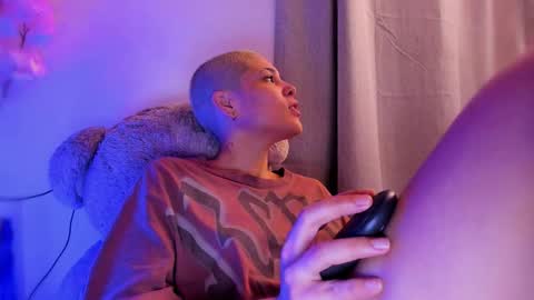 Snapshot of laura_r23 chatting on January 5, 2026, 11:52 pm Laura Rose online show from January 5, 2026, 11:52 pm