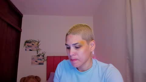 Snapshot of laura_r23 chatting on January 14, 2026, 10:14 pm Laura Rose online show from January 14, 2026, 10:14 pm