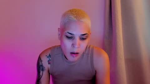 Snapshot of laura_r23 chatting on January 17, 2026, 4:39 am Laura Rose online show from January 17, 2026, 4:39 am