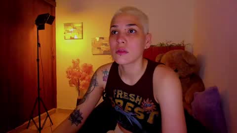 Snapshot of laura_r23 chatting on April 21, 2026, 7:25 am Laura Rose online show from April 21, 2026, 7:25 am