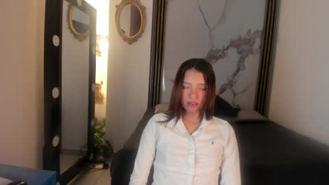 Snapshot of laura_serena chatting on April 1, 2026, 11:22 am laura_serena online show from April 1, 2026, 11:22 am