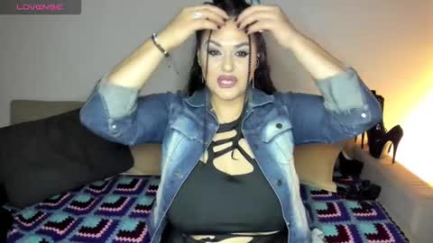 Laura online show from September 19, 2025, 4:29 pm