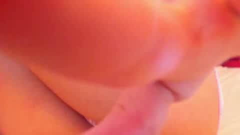 Snapshot of laura_soe chatting on October 2, 2025, 5:53 pm LAURA SOE online show from October 2, 2025, 5:53 pm