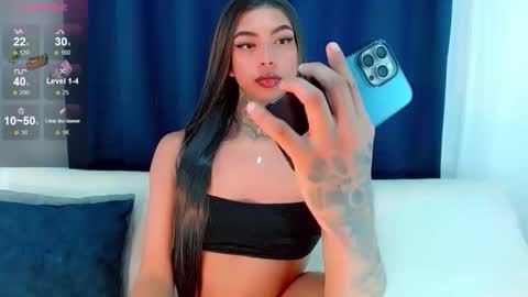 Snapshot of laura_sweet7 chatting on October 23, 2025, 6:23 am Laura online show from October 23, 2025, 6:23 am