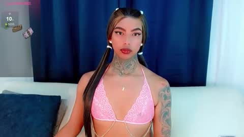 Snapshot of laura_sweet7 chatting on October 24, 2025, 5:48 am Laura online show from October 24, 2025, 5:48 am