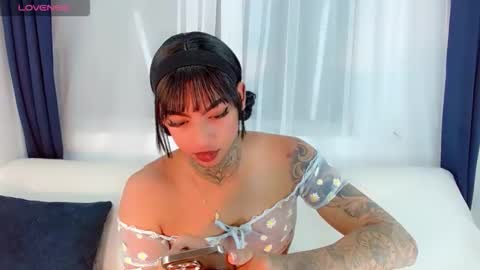 Laura online show from December 19, 2025, 6:53 am