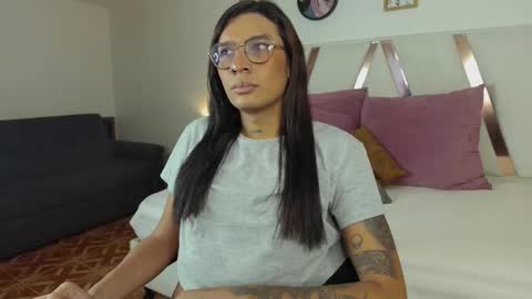 lauraagomezz__ online show from March 10, 2025, 7:07 pm