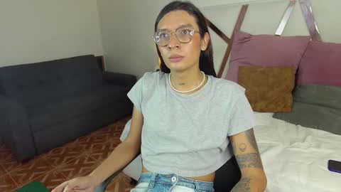 lauraagomezz__ online show from March 11, 2025, 1:16 am