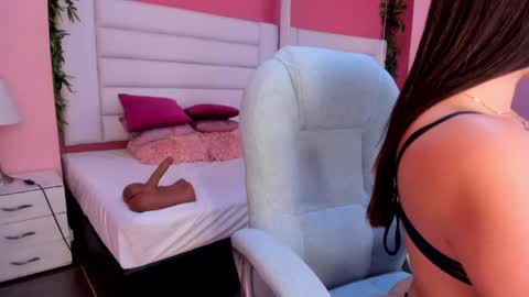 Laura online show from May 11, 2026, 4:04 pm
