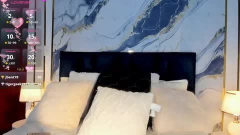 Snapshot of laurablue_ chatting on April 13, 2026, 9:42 pm Laura Blue online show from April 13, 2026, 9:42 pm