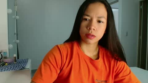 lauracb          online show from March 26, 2026, 3:17 pm