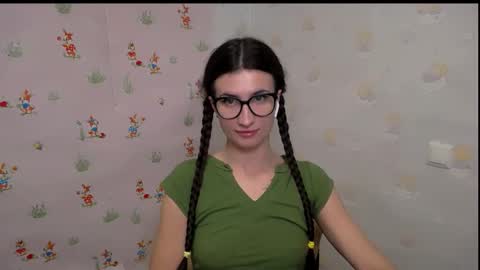 Snapshot of lauradre_ chatting on October 25, 2025, 7:38 am Laura online show from October 25, 2025, 7:38 am