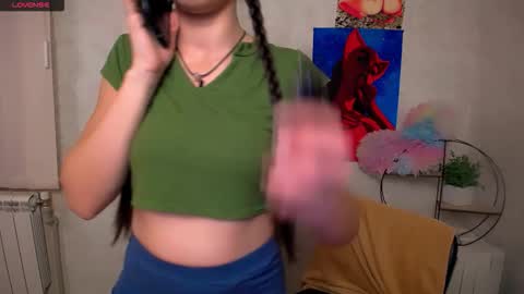 Snapshot of lauradre_ chatting on November 14, 2025, 8:57 am Laura online show from November 14, 2025, 8:57 am