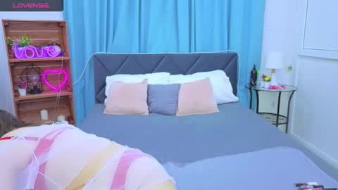 Laura online show from October 7, 2025, 7:05 am