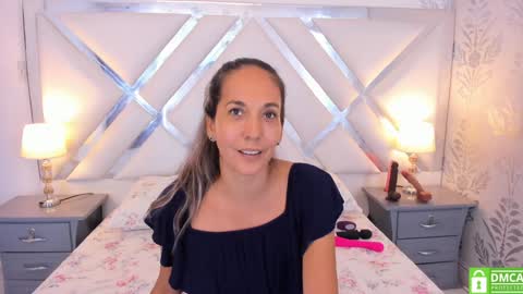 Snapshot of laurafarrely chatting on December 2, 2024, 9:13 am Laura online show from December 2, 2024, 9:13 am