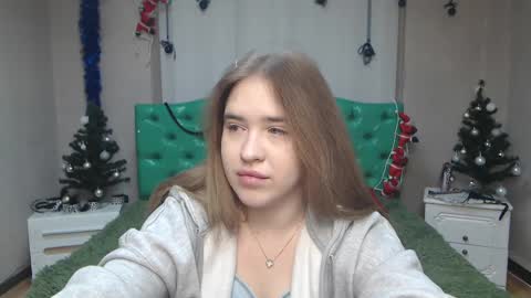 LauraHlot online show from December 22, 2024, 6:48 pm