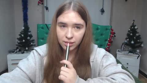 LauraHlot online show from December 22, 2024, 9:53 pm