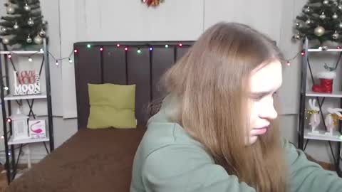 LauraHlot online show from December 26, 2024, 7:27 pm