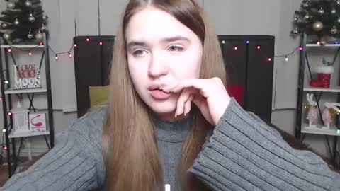 LauraHlot online show from December 28, 2024, 2:01 am