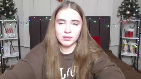 LauraHlot online show from January 10, 2025, 8:37 pm