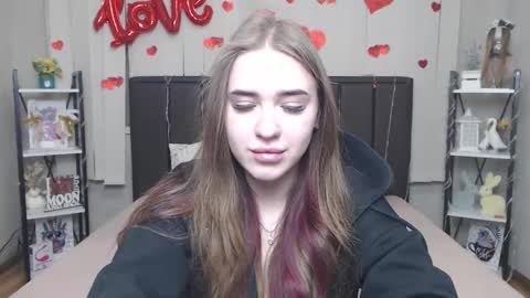 LauraHlot online show from March 5, 2026, 6:48 pm