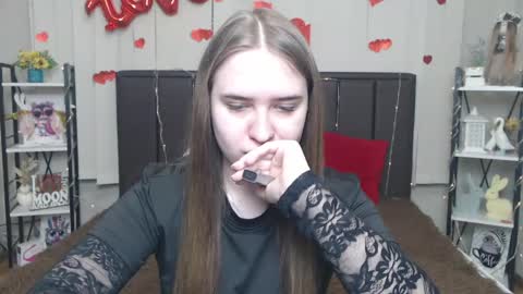 LauraHlot online show from April 30, 2026, 6:09 am