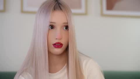 Snapshot of lauramusk chatting on September 30, 2025, 7:46 am Laura online show from September 30, 2025, 7:46 am