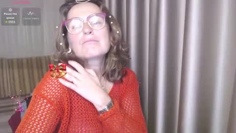 Lauraoven1 online show from December 1, 2024, 4:29 pm