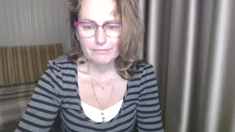 Lauraoven1 online show from December 26, 2024, 7:03 am
