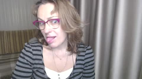 Lauraoven1 online show from December 26, 2024, 12:16 pm
