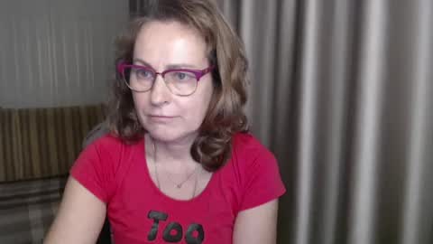 Lauraoven1 online show from January 11, 2025, 2:25 pm