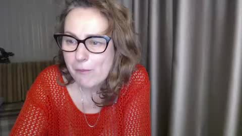 Lauraoven1 online show from January 23, 2025, 4:37 pm