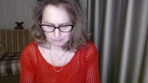 Lauraoven1 online show from March 2, 2025, 4:42 pm