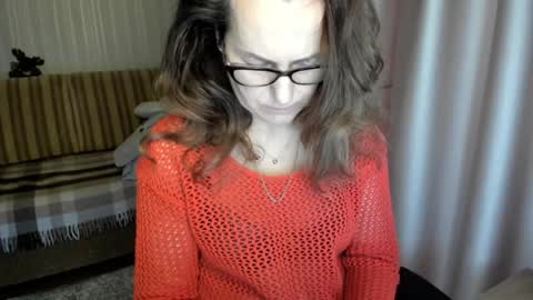 Lauraoven1 online show from January 15, 2026, 10:42 am