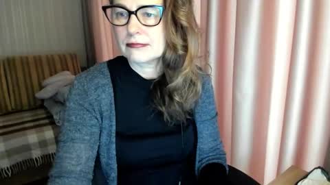 Lauraoven1 online show from February 19, 2026, 7:59 am