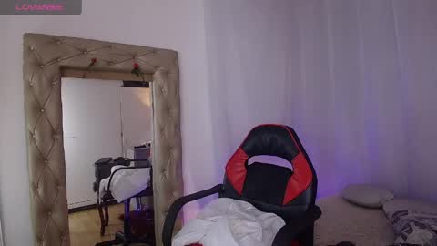 Laura Sofia online show from April 23, 2026, 12:29 pm