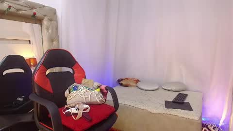 Laura Sofia online show from April 30, 2026, 11:05 am