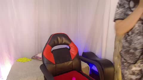 Laura Sofia online show from May 5, 2026, 2:25 pm